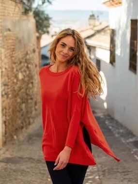 Mersea Catalina Crewneck Mini Pocket Sweater in Cherry Red size OS